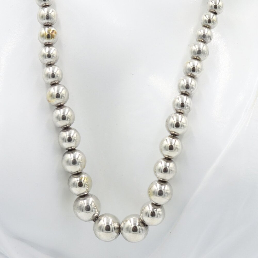 Tiffany & Co Hardware Graduated ball necklace